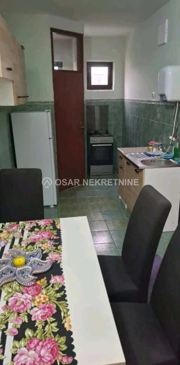 Podgorica, Blok 9'da Kiralık 1+1 Tam Eşyalı Daire