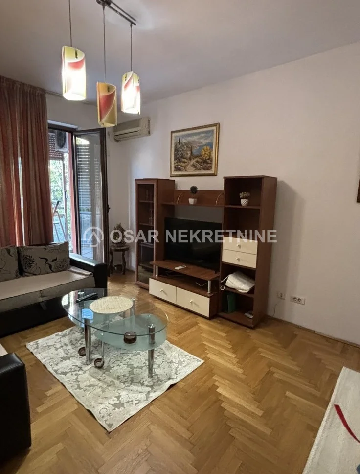 Preko Morača'da Kiralık 1+1 Daire, 56 m², Profesorska Zgrada