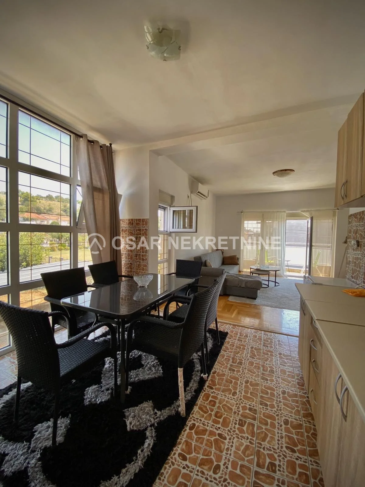 Podgorica'da 89 m² Geniş ve Eşyalı 2+1 Kiralık Daire