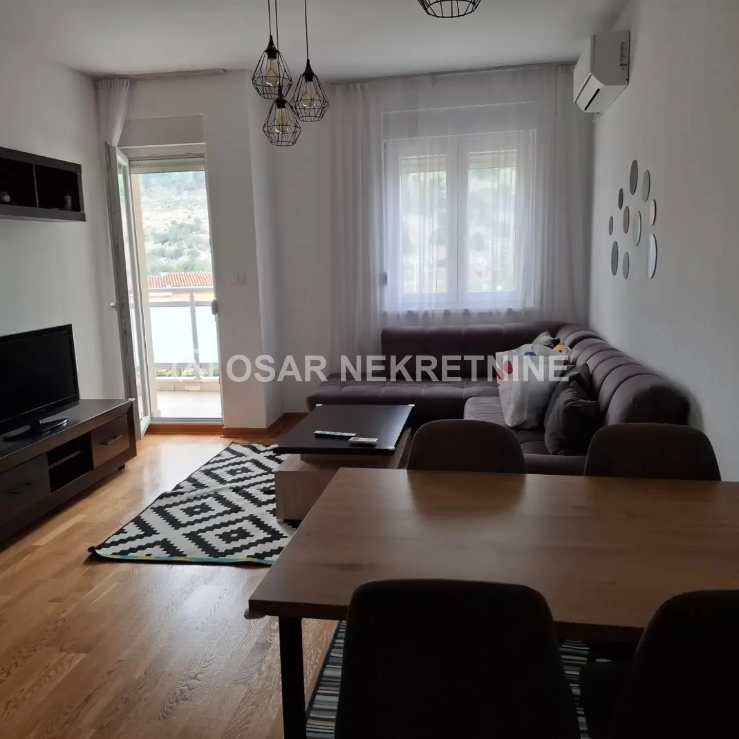 Podgorica, City Kej'de Kiralık 1+1 Eşyalı Daire