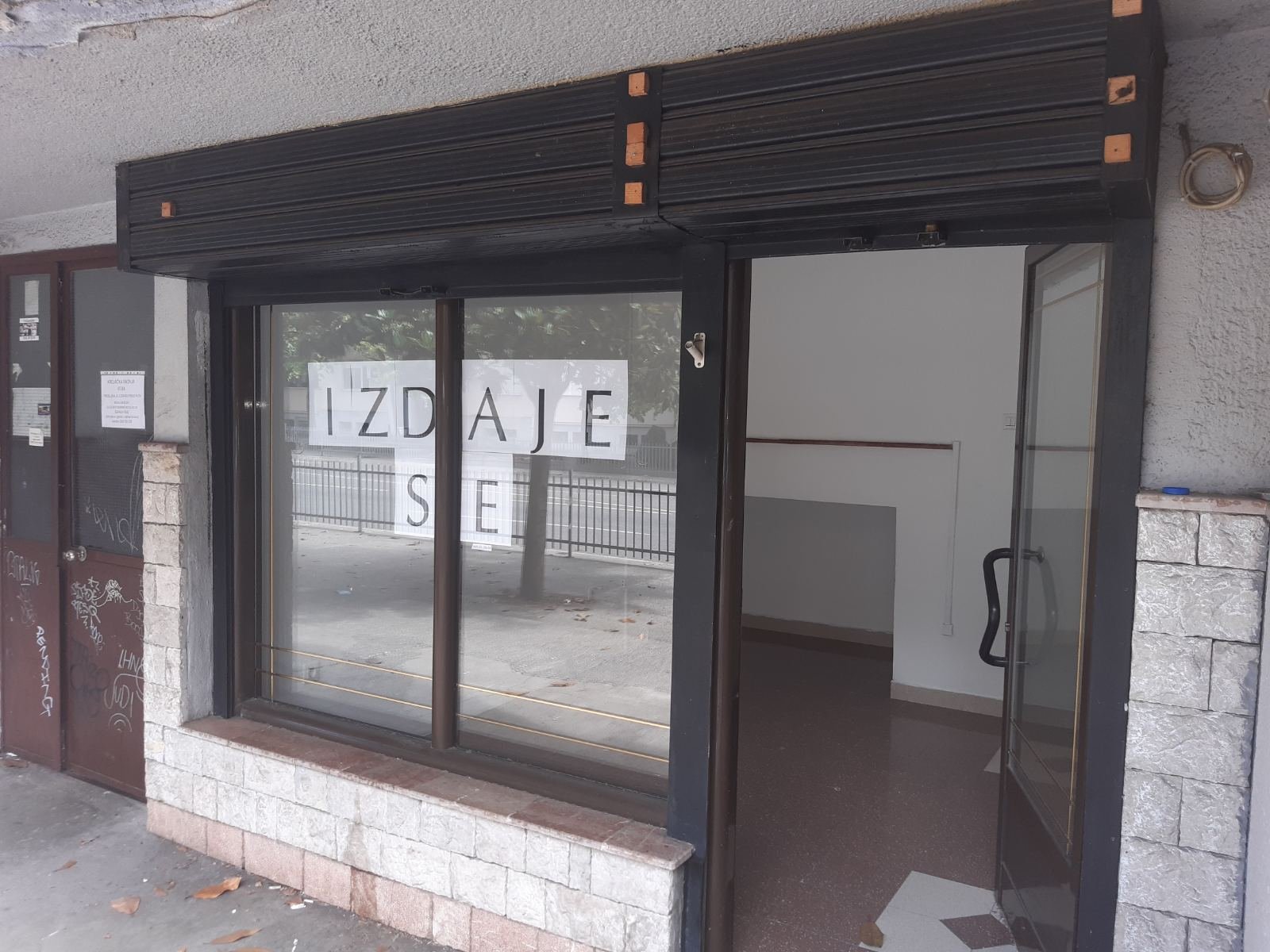 Podgorica _ Kralj Nikole _ İşyeri _ 10 m² _ 0. KAT _ Mobilyalı