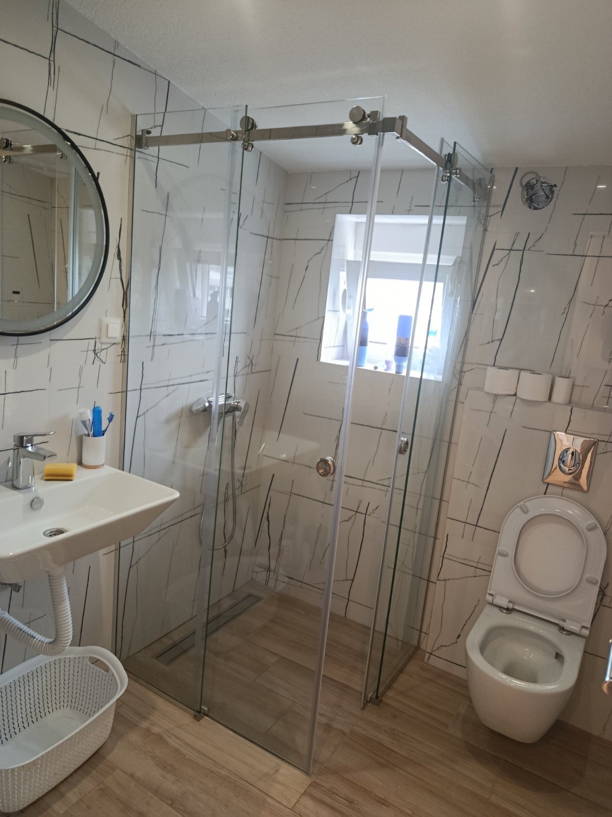 Podgorica _ PREKO MORACA _ Daire _ 2 ODA _ 100 m² _ 4. KAT _ Mobilyalı