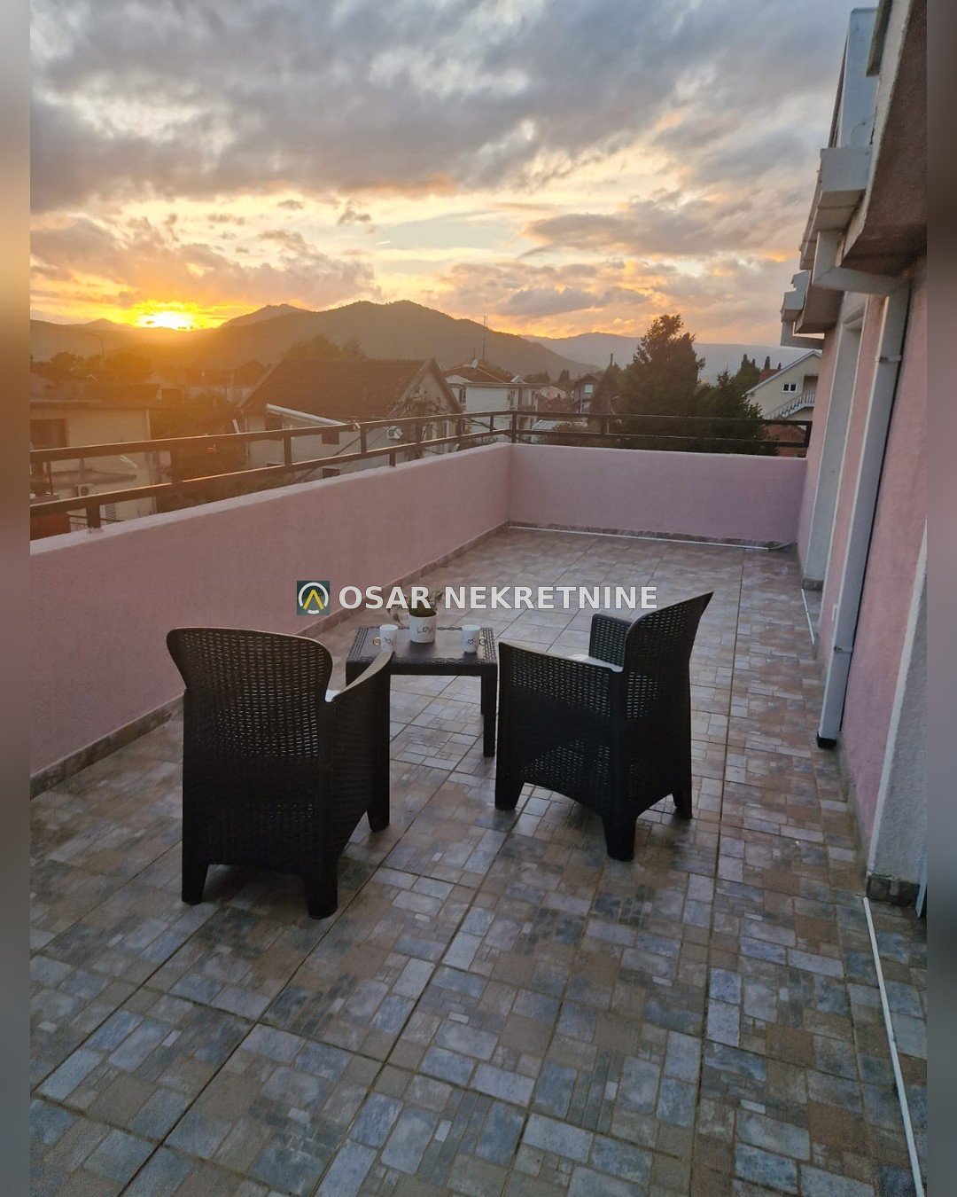 Podgorica _ Tolosi _ Daire _ 2 ODA _ 115 m² _ 2. KAT _ Mobilyalı