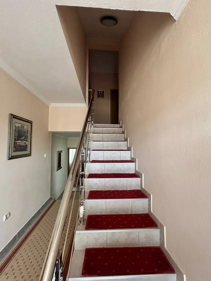 Podgorica _ Tolosi _ Daire _ 4 ODA _ 107 m² _ 1. KAT _ Mobilyalı