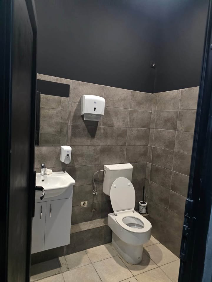 Podgorica _ Center _ İşyeri _ 150 m² _ 1. KAT _ Mobilyalı