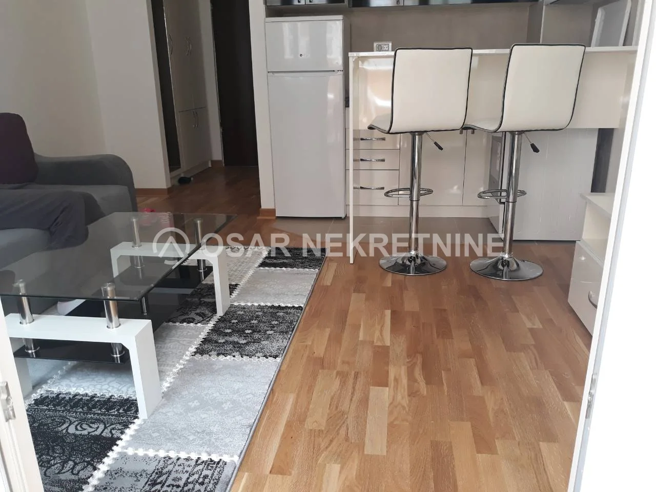 Podgorica City Kej'de Modern Eşyalı Kiralık Stüdyo Daire