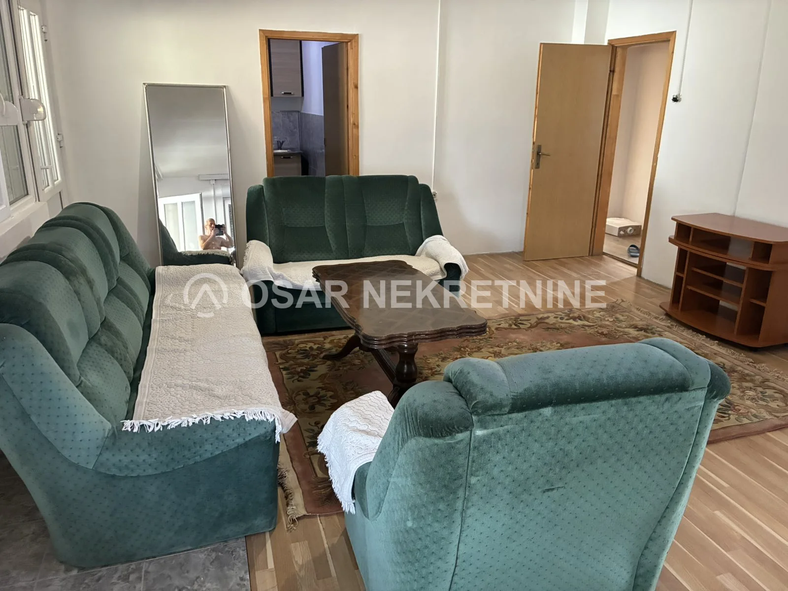 Tuzi, Karabuško'da Kiralık 4+1 Mobilyalı Daire, 100 m²