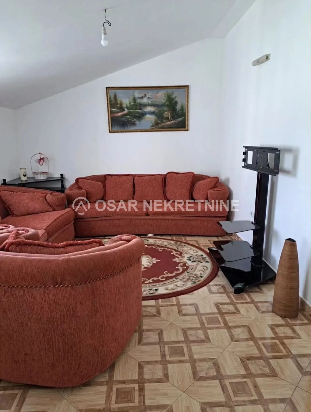 Podgorica, Zagoric'te Kiralık 2+1 Mobilyalı Daire