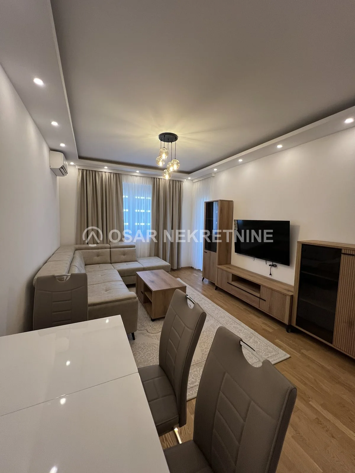 Stari Aerodrom'da Kiralık 50 m² Eşyalı 1+1 Daire ve Garaj