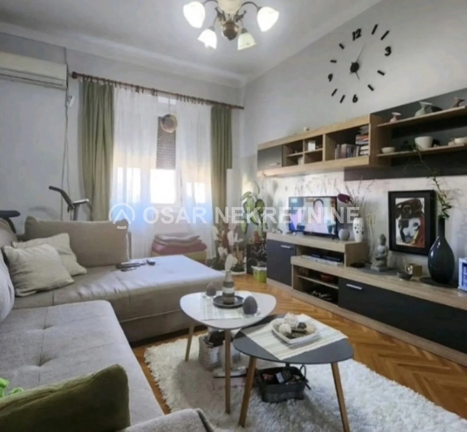 Podgorica Centar'da 64 m² Geniş ve Mobilyalı Kiralık Daire